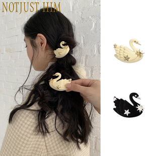 花筏NOTJUSTHIM 植绒立体天鹅发夹