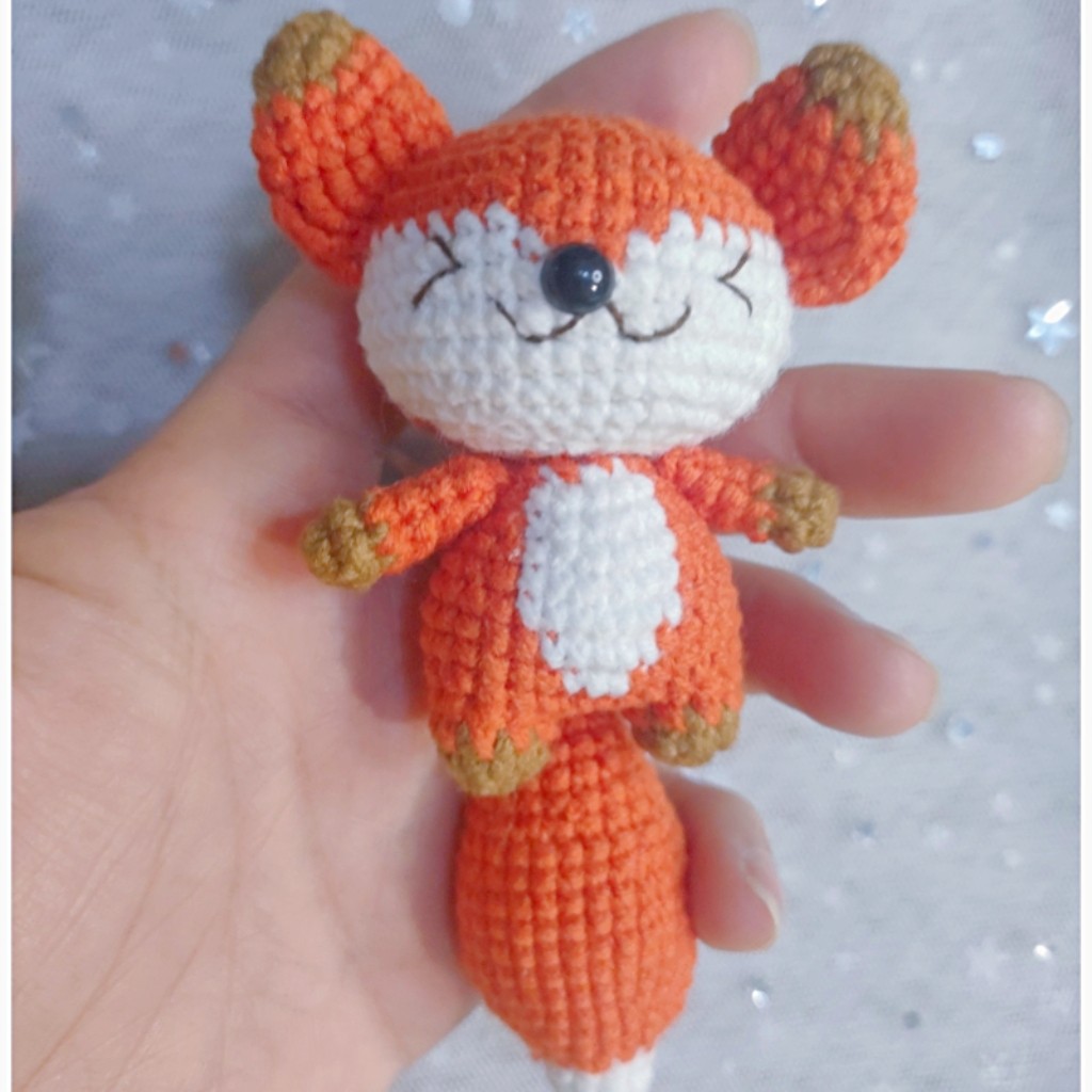 手工编织毛线钩针小狐狸吾狐玩偶挂件成品材料包礼物可爱钥匙扣