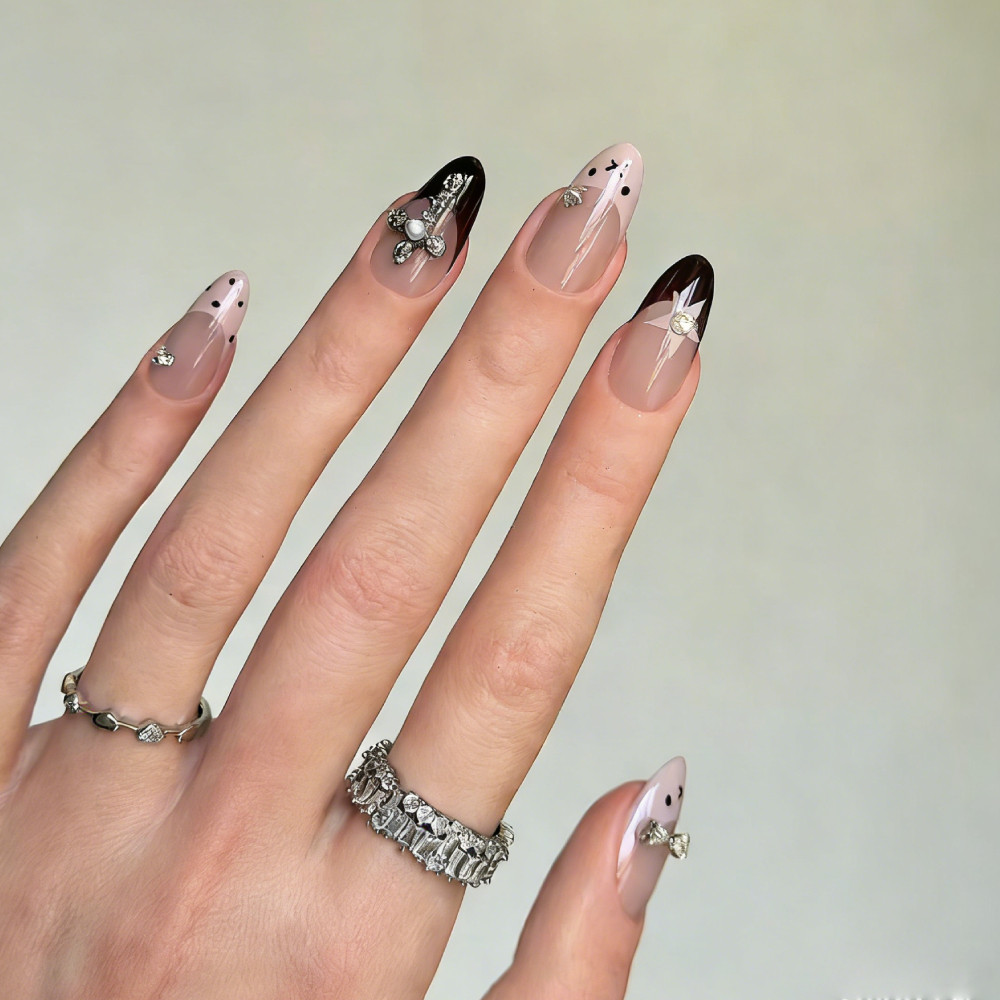 秋冬甜酷米菲兔纯手工穿戴甲高级感中长款钻饰美甲贴片假指甲,彩妆/香水/美妆工具,穿戴甲/甲片,淘宝优惠券,粉丝福利购,淘宝优惠卷