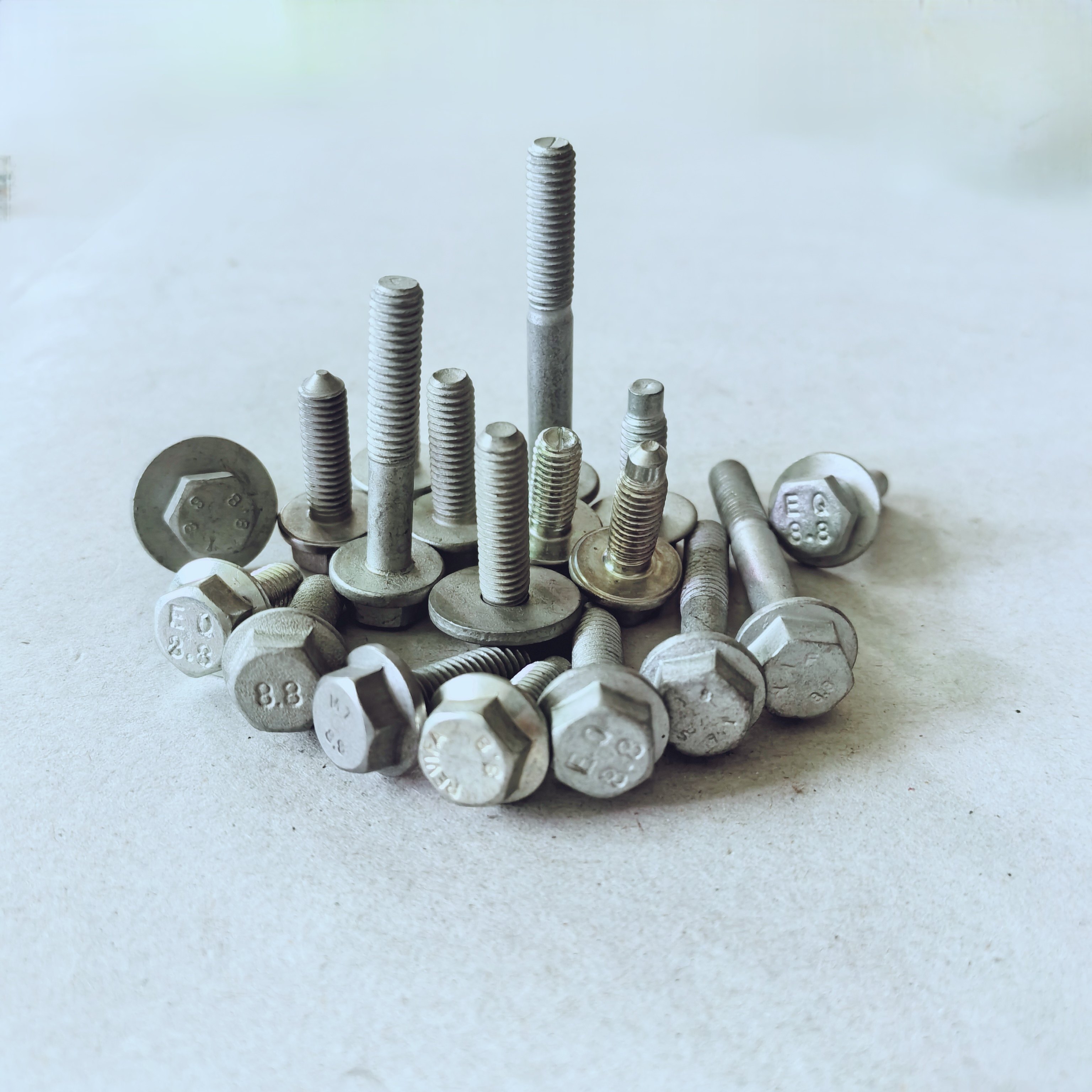 适用美系汽车螺栓凯迪拉克别克君威君越气门室盖油底壳正时盖螺丝,汽车零部件/养护/美容/维保,汽车螺丝,淘宝优惠券,粉丝福利购,淘宝优惠卷