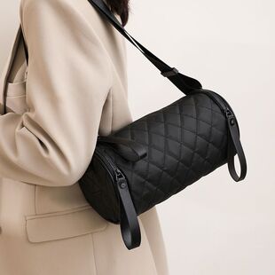 牛津布圆筒斜挎包女横版小众枕头洋气百搭大容量水桶包斜挎单肩包