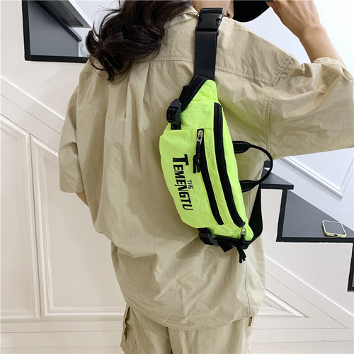 2025新款个性潮酷情侣胸包街头潮流斜挎包潮工装风单肩包学生腰包