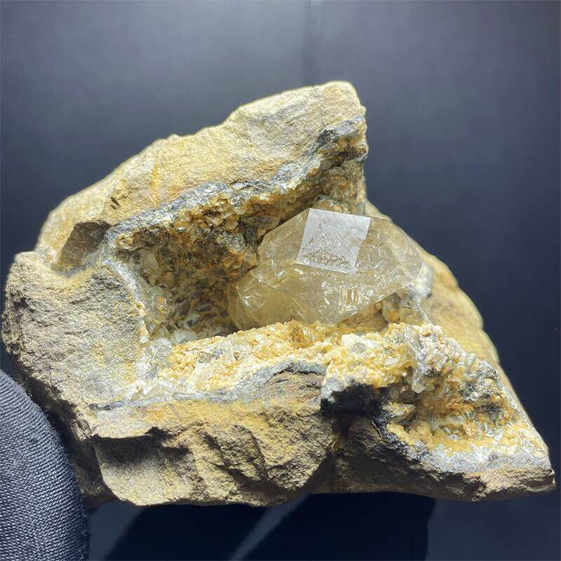 천연 HERKIMON 해골 창 빛나는 다이아몬드 크리스탈 원시 미네랄 준 보석 돌 GEODE 컬렉션 홈 인테리어