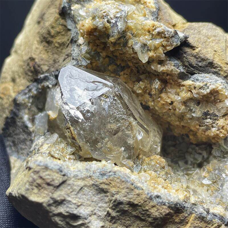 천연 HERKIMON 해골 창 빛나는 다이아몬드 크리스탈 원시 미네랄 준 보석 돌 GEODE 컬렉션 홈 인테리어