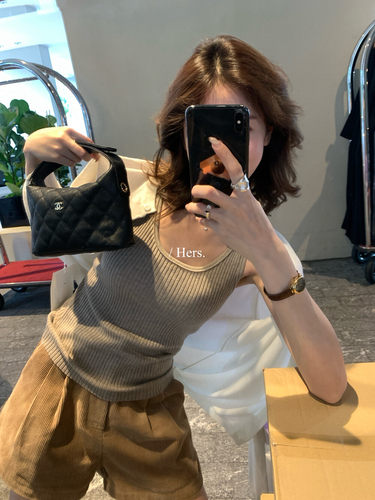 Hers简约风纯色圆领针织背心女宽松显瘦百搭上衣女气质