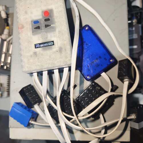 {议价}乐博Roborobo机器人控制器及配件等，图片上的这些一起打