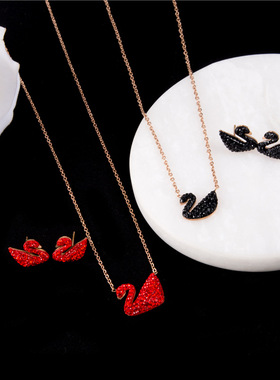 欧美大牌同款钛钢黑天鹅红天鹅项链 韩版保色锁骨链项链厂家直销