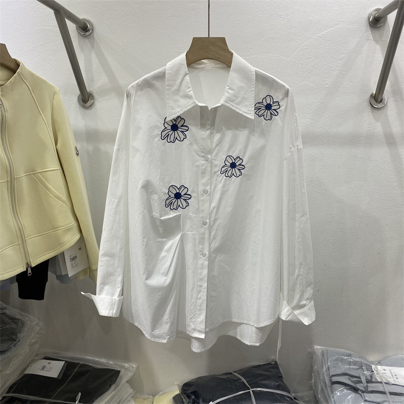法式2026春款刺绣花朵白色衬衫女长袖宽松不规则设计感中长款上衣