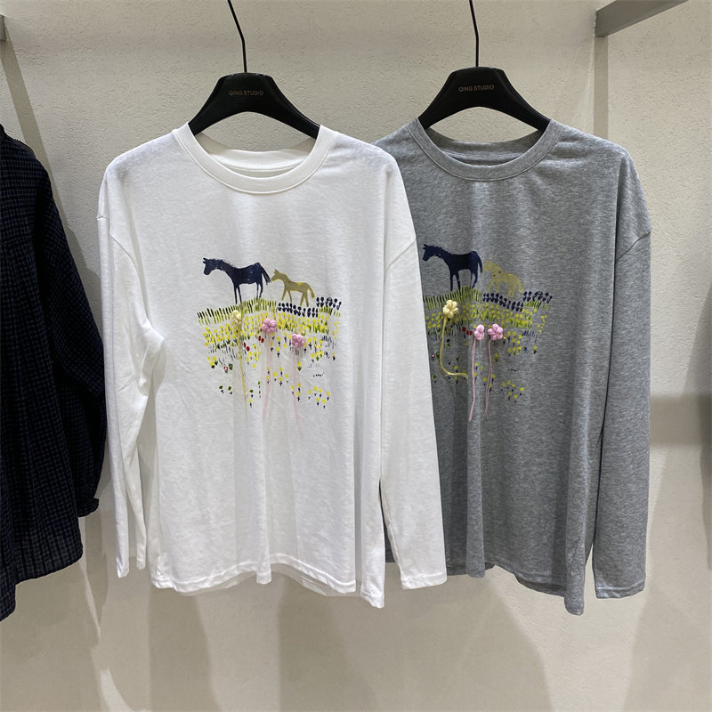 欧货2026春款卡通风小马印花长袖T恤女2026春季新款宽松百搭上衣