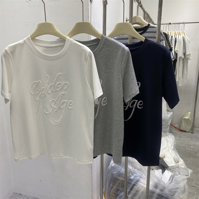 欧货2026春款立体字母亮钻圆领短袖T恤女显瘦高级感休闲上衣新款