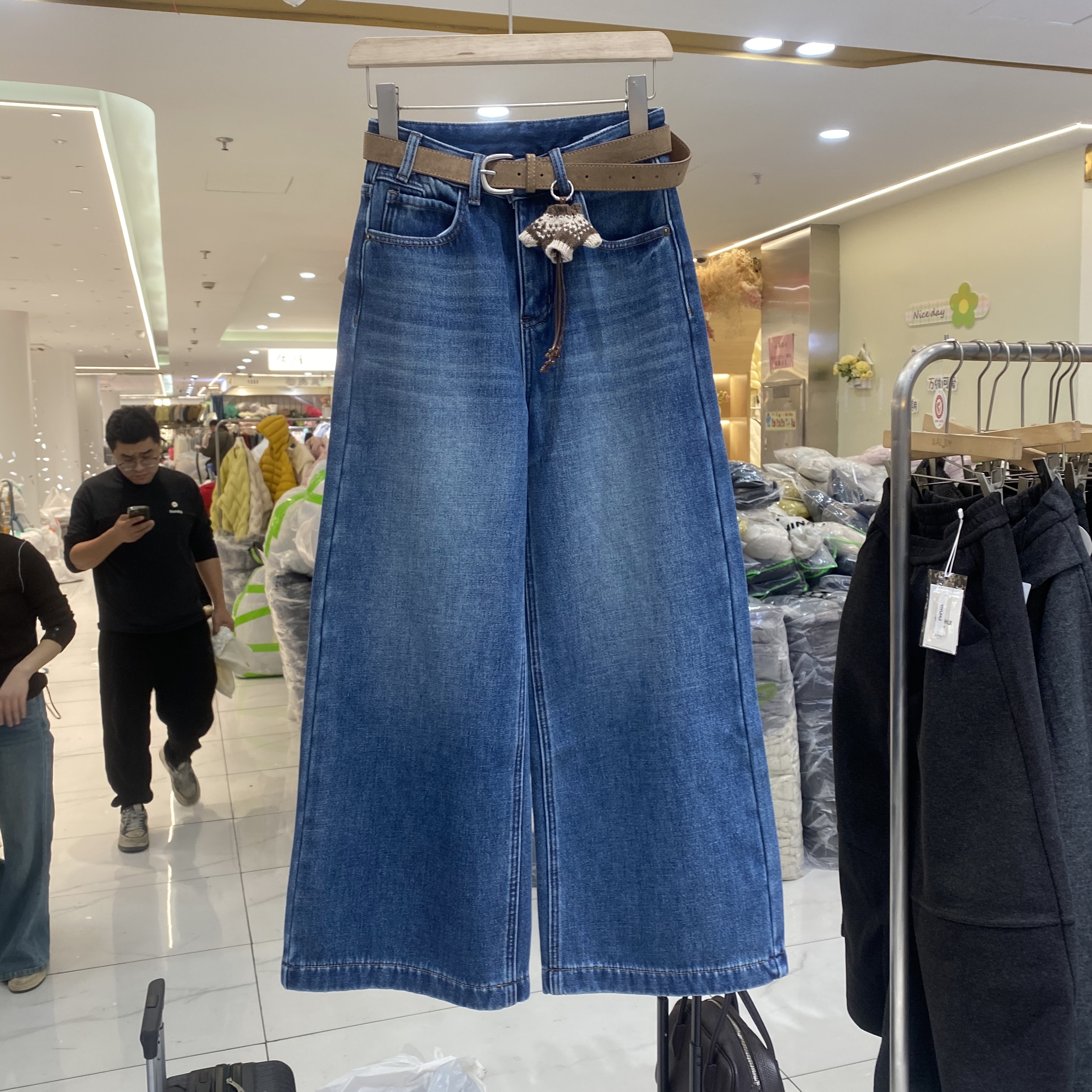 高腰显瘦阔腿牛仔裤女宽松直筒裤