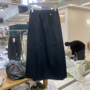 极简风2625春款黑色A字半身裙女松紧腰中长款显瘦包臀开叉半裙