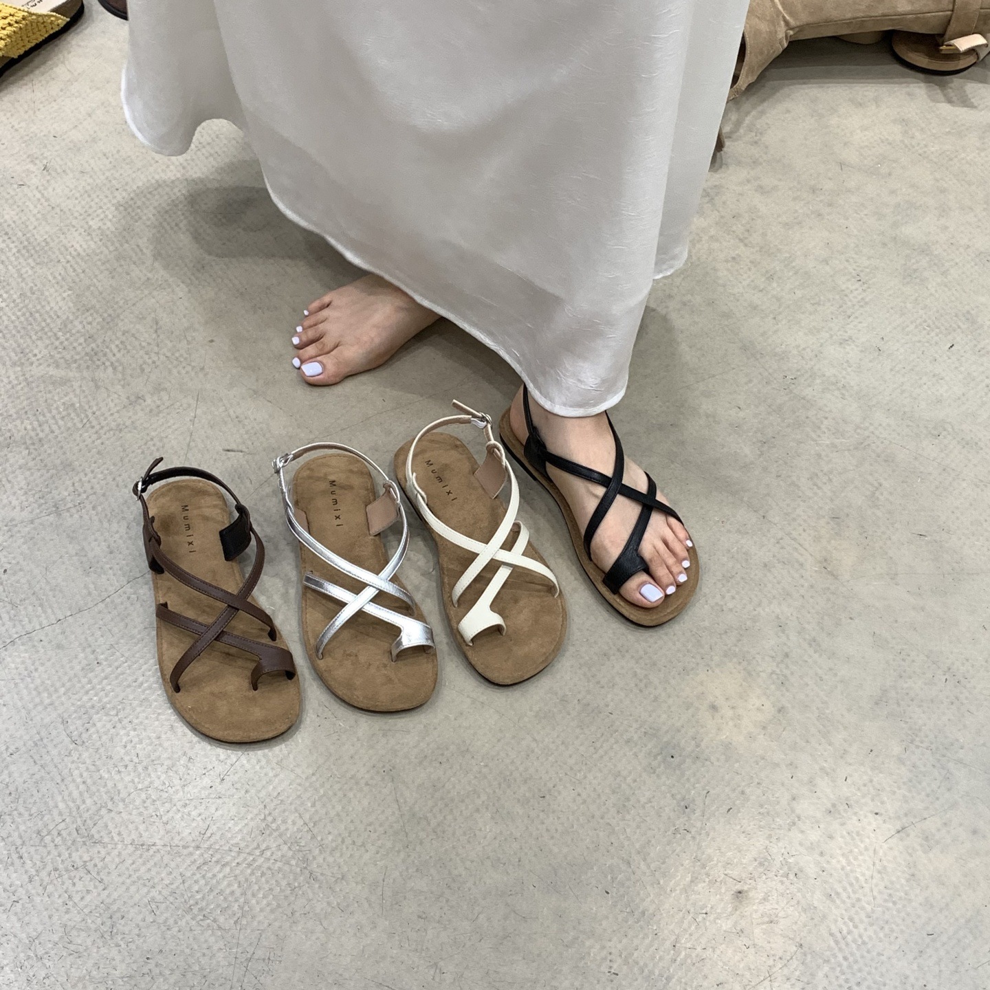 度假风复古套趾凉鞋女2025年夏季新款休闲一字交叉带平底罗马