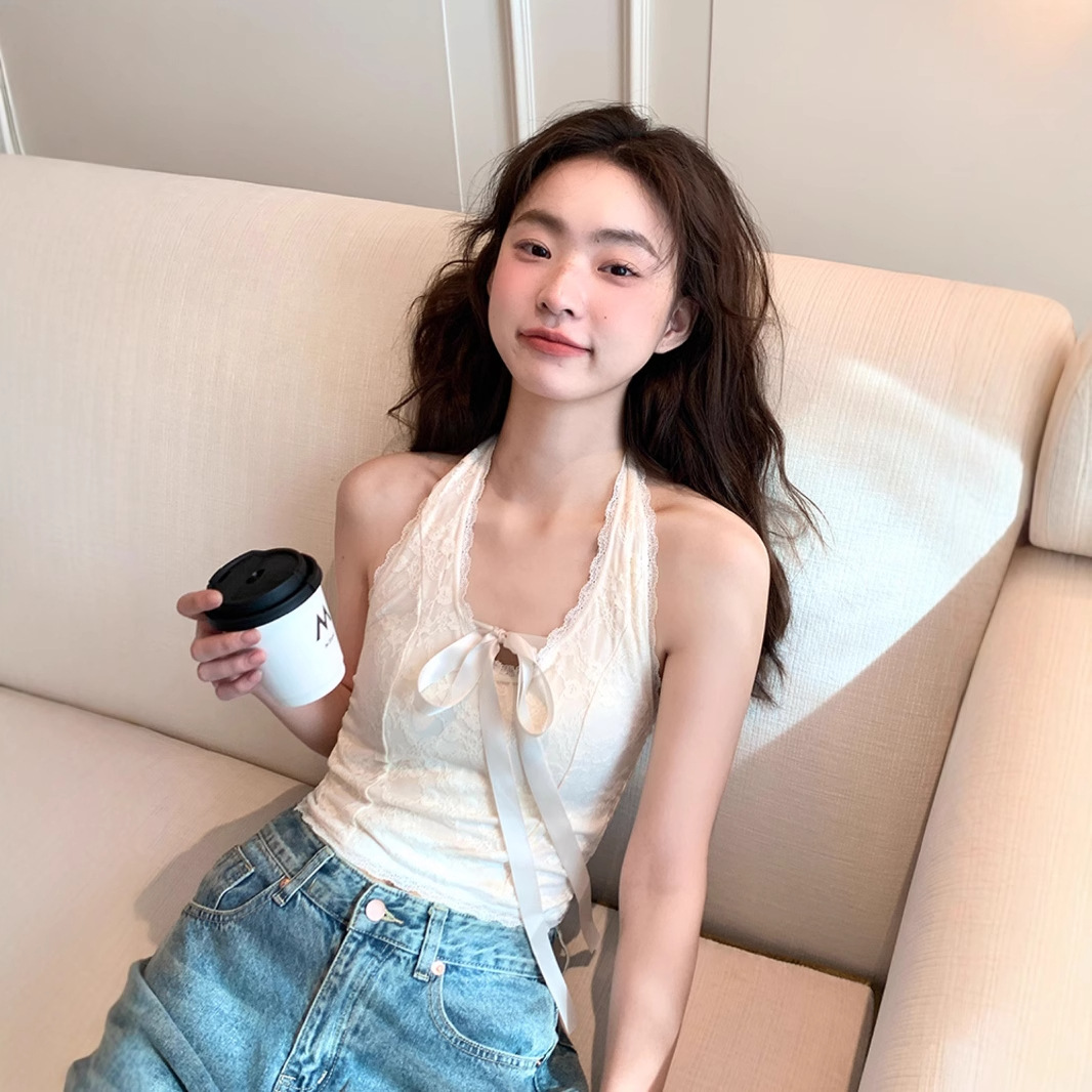 2025新款纯欲V领挂脖吊带背心女带胸垫一体显瘦内搭系带蕾丝上衣