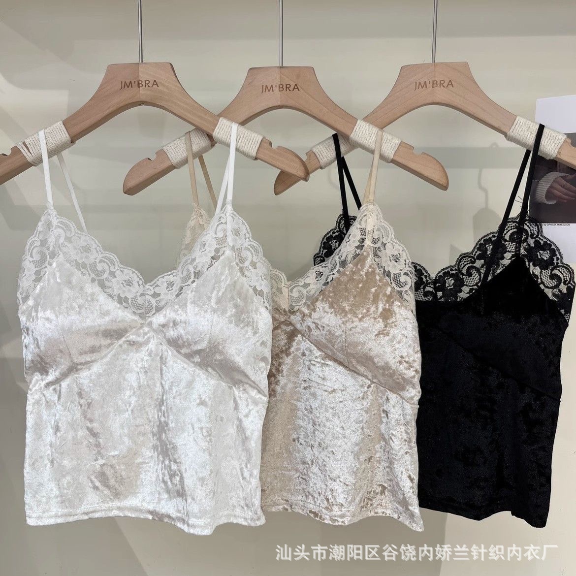 金丝绒蕾丝拼接小吊带背心女带