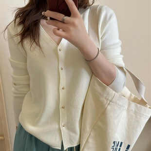 恒源祥V领早秋款针织开衫女温柔风减龄百搭薄款毛衣外套短款宽松