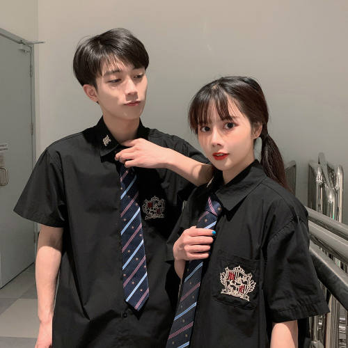【精品】新款上市◆2026夏季情侣装JKDK制服班服刺绣学院短袖衬衫