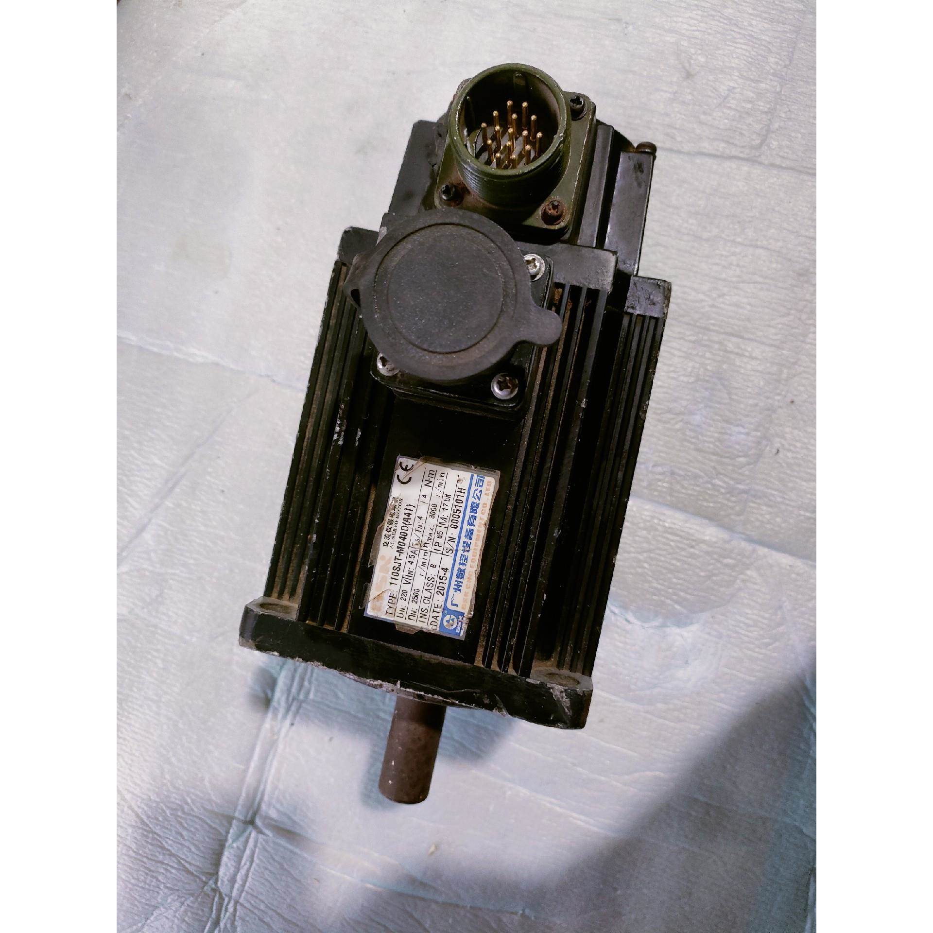 【议价】110SJT-M040D(A4I) 广数伺服电机，17位