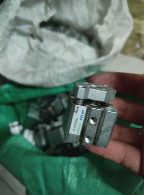 【议价】亚德客导杆气缸 三杆气缸 ARCQ20X10