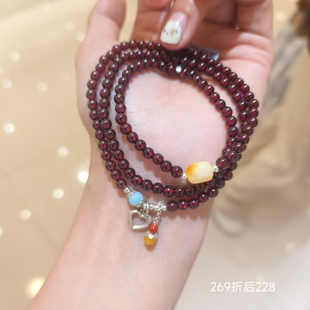 许昌胖东来新款925银爱心吊坠配蜜蜡石榴石三圈手链