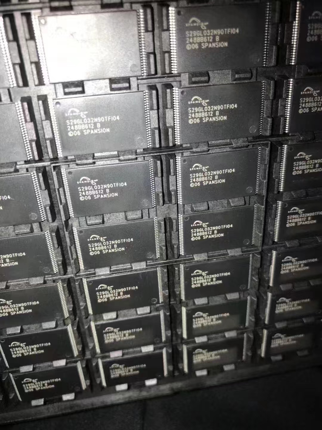 全新原装 S29GL032N90TFI04 S29GL032N90TF104 TSOP48内存可直拍