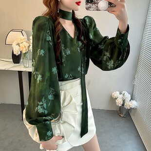 上衣显瘦绿色碎花系带V领泡泡袖 秋季 衬衫 2025新款 衬衣仙 国风女装