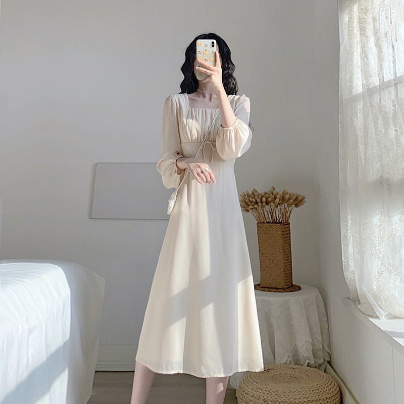 温柔风气质连衣裙秋装女新款茶歇法式方领复古小众纯欲仙女度假裙