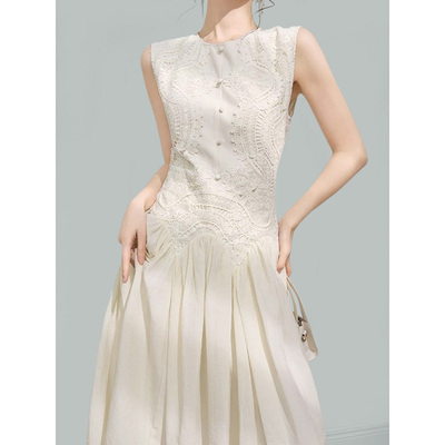 时尚收腰显瘦高级感无袖圆领连衣裙夏季新款海边度假法式气质长裙