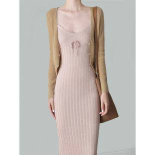 绝美法式穿搭一整套套装秋季女新款纯欲修身粉色针织吊带裙两件套