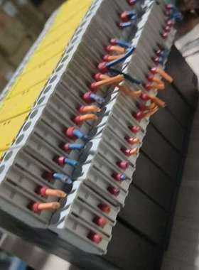 议价-3TK2830-1CB30有8个，擦一下，95新以上，质