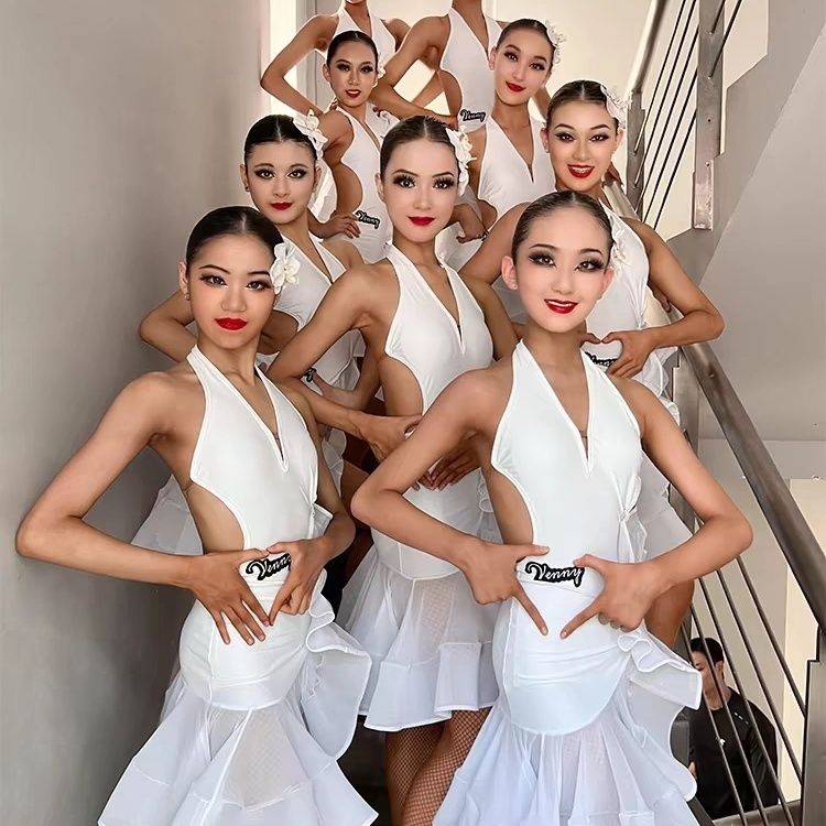 薇妮拉丁舞练功服挂脖无袖花瓣露背表演出比赛大摆裙白色舞蹈服