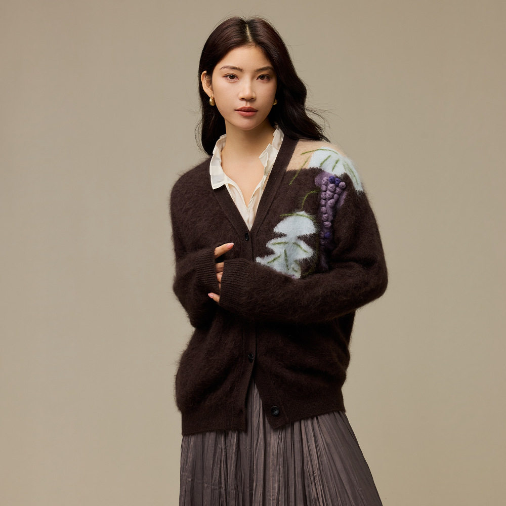 丝羊绒拉毛毛衣外套葡萄提花V领羊毛开衫新款女装针织衫早秋上衣