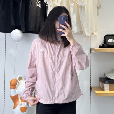 北面户外防泼水连帽防晒皮肤衣女