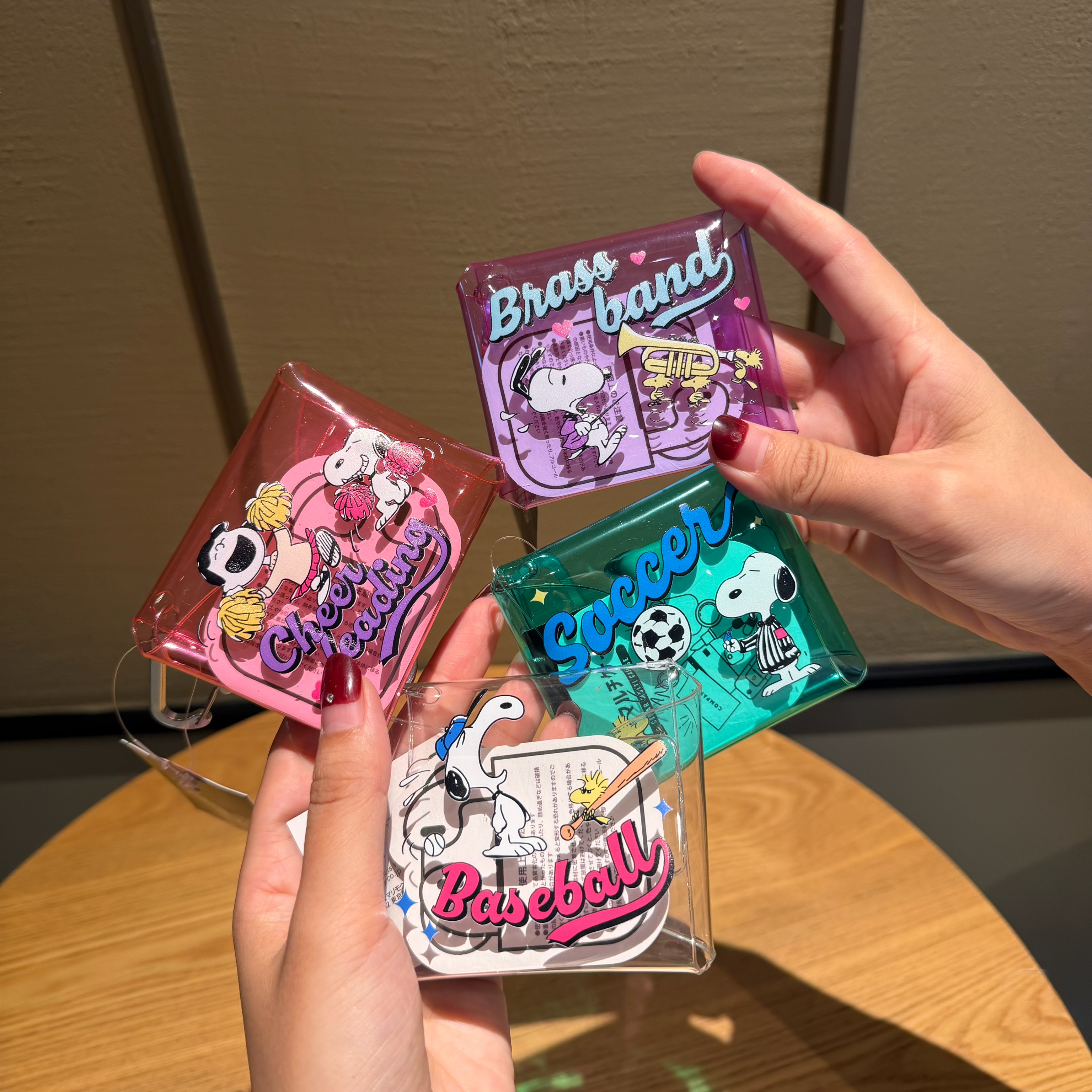 史努比PVC半透明挂包可爱卡通迷你小物收纳零钱包女生彩色果冻包
