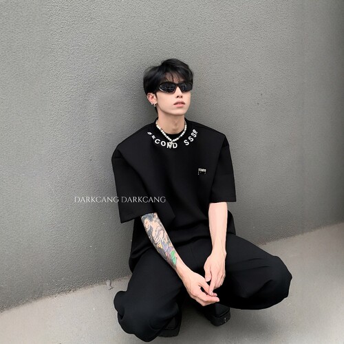 黑沧社/美式小众刺绣设计感黑色垫肩短袖男夏季重磅廓形高级感T恤