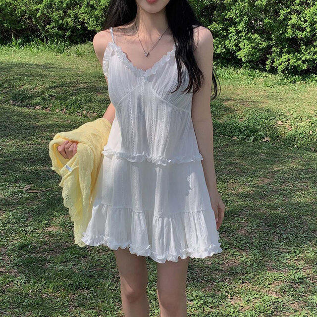大码女装胖妹妹2025新款气质甜美V领木耳边吊带女显瘦度假连衣裙
