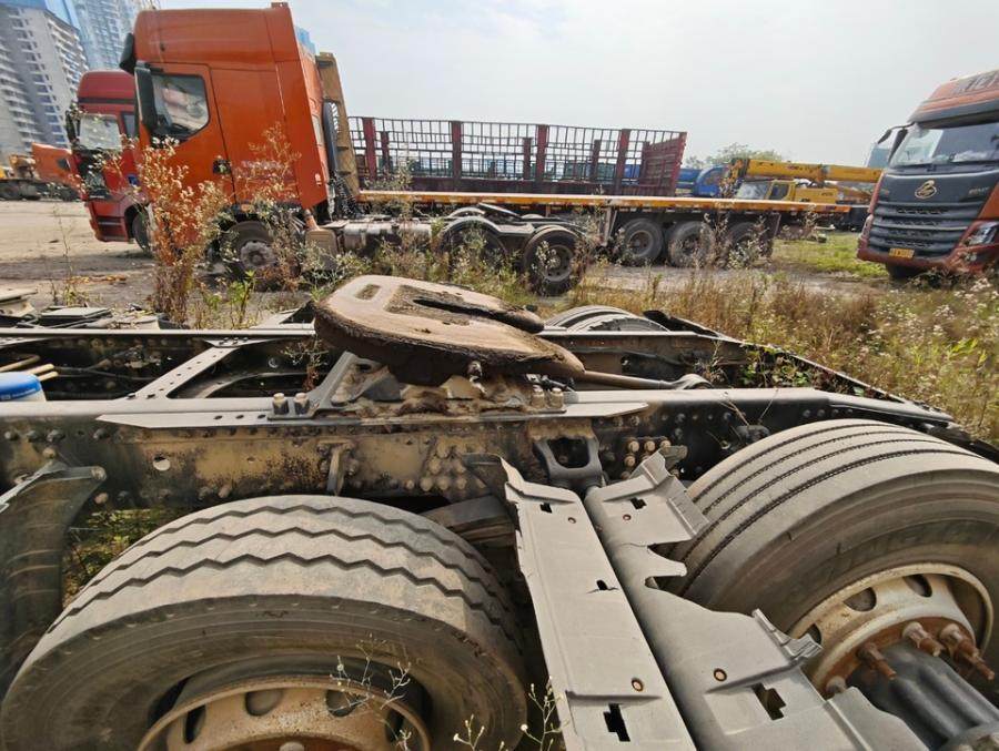 1月25日南宁解放牌重型半挂牵引车（车牌号为：桂AZ3078）网络拍卖公告