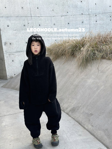 哦哦乐暗黑系毛绒绒连帽卫衣