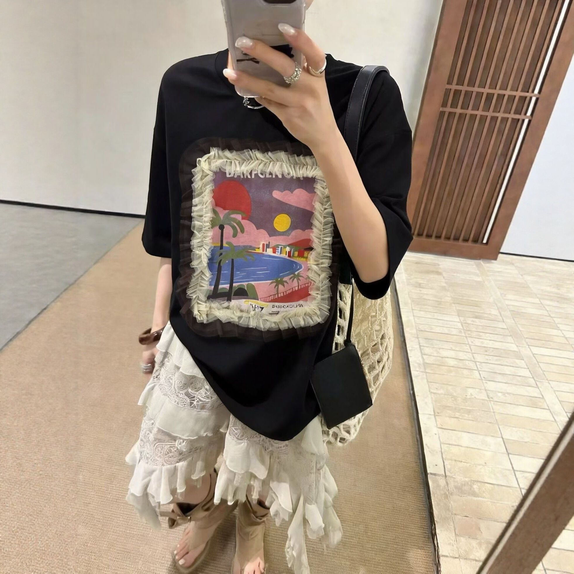 拼欧根纱荷叶边圆领短袖t恤女潮