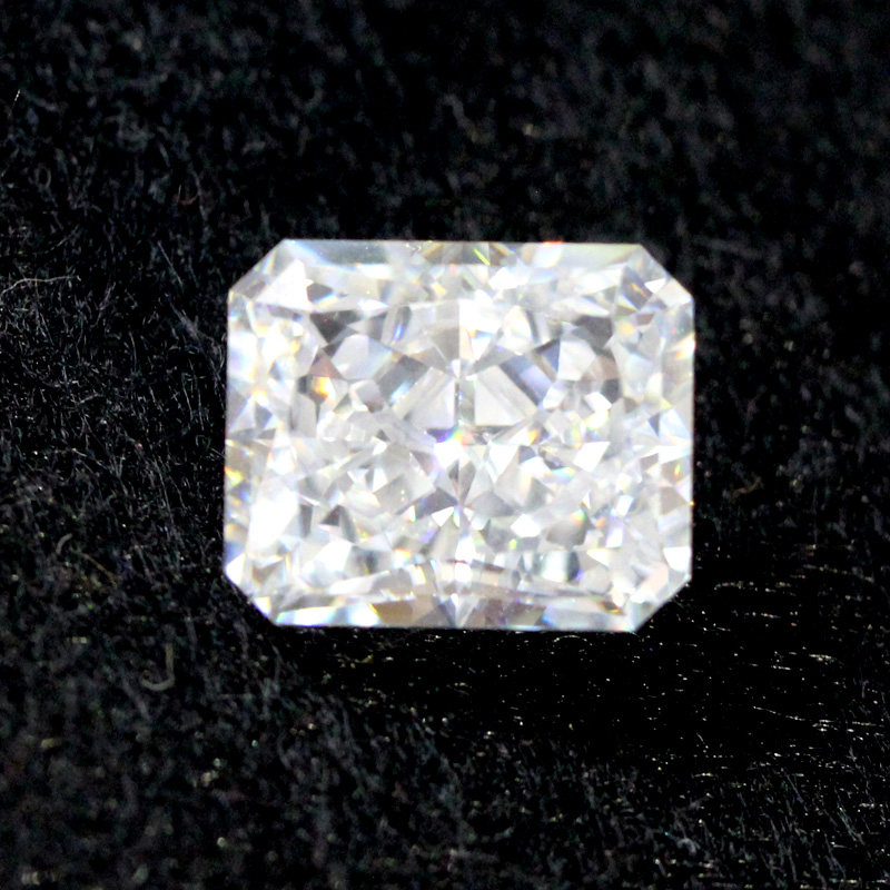 White diamond, loose diamond, rectangular Radiant cut, crushed ice flower, pointed base D-color diamond, high carbon diamond, Swiss diamond fire