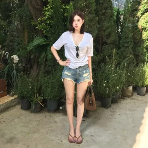 陈椿儿 欧美超短破洞牛仔裤蓝色显瘦热裤