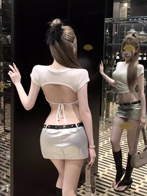 露背设计感独特别致短款紧身上衣