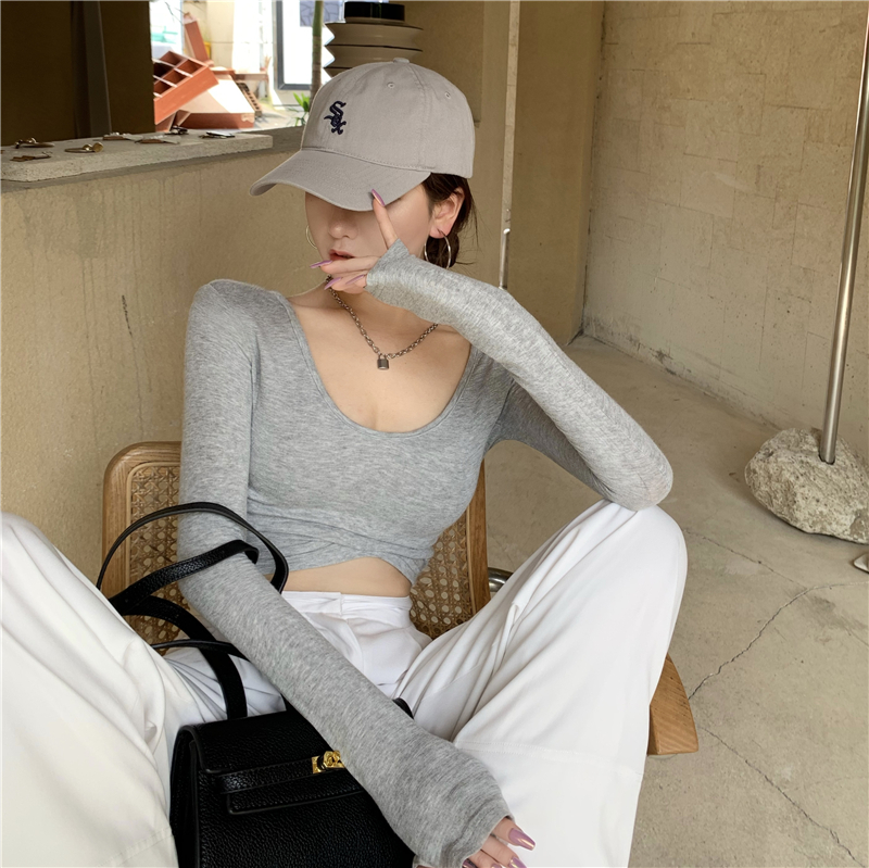 早秋网红显胸U领紧身长袖T恤女新款百搭短款露脐低胸修身打底上衣