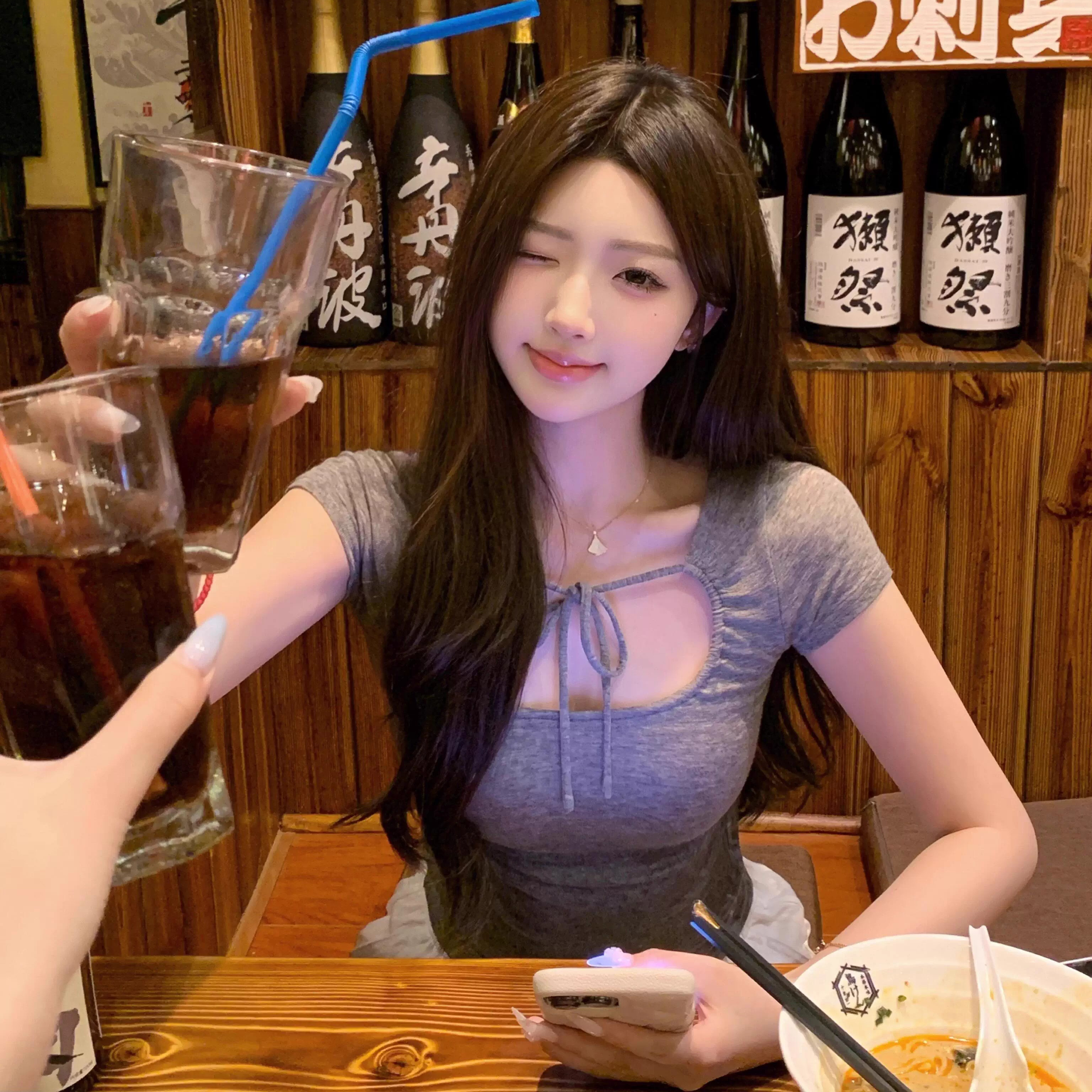 纯欲性感u领短袖t恤女夏季T恤