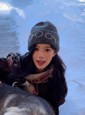 2025新款立体刺绣灰色复古毛线帽女冬季保暖护耳针织包头帽显脸小