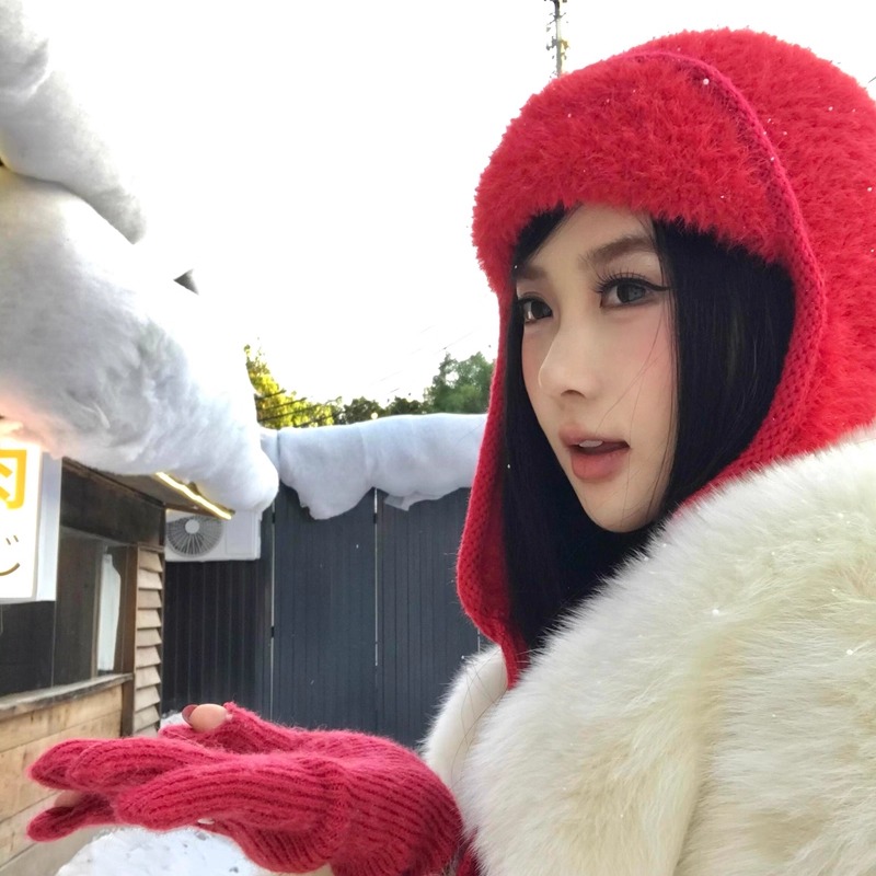 新款红色大头围毛绒雷锋帽