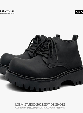 两点浪漫马丁靴男加绒翘头工装大头德比鞋厚底增高炭黑色机车短靴