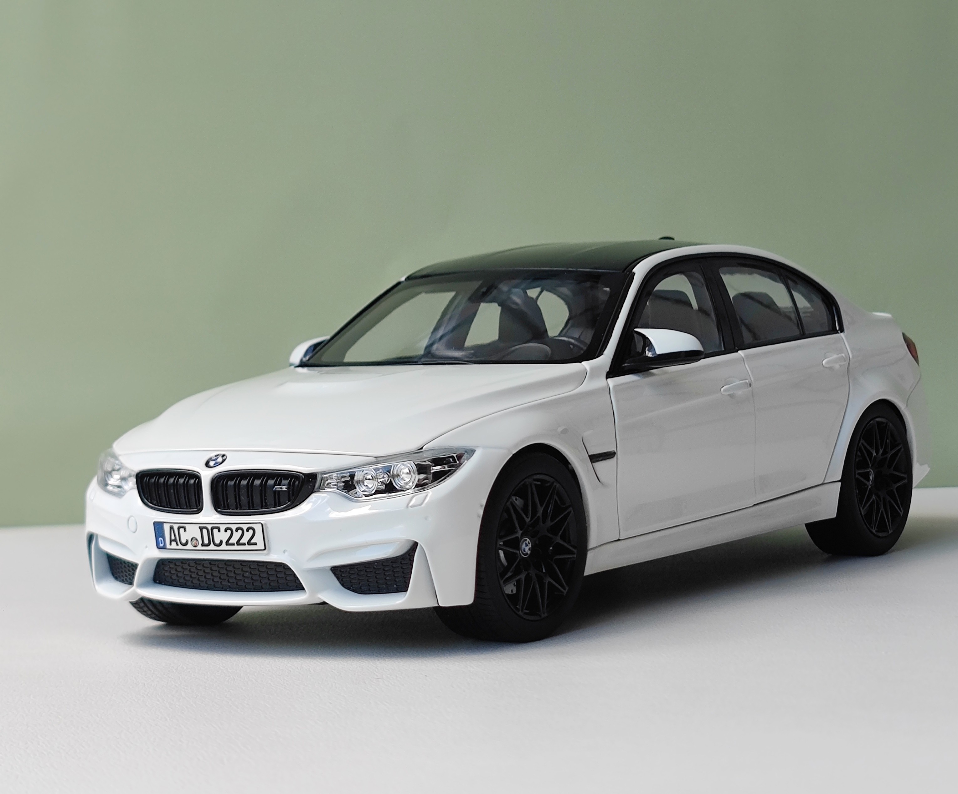 1:18诺威尔第五代宝马m3 f80汽车模 合金仿真全开