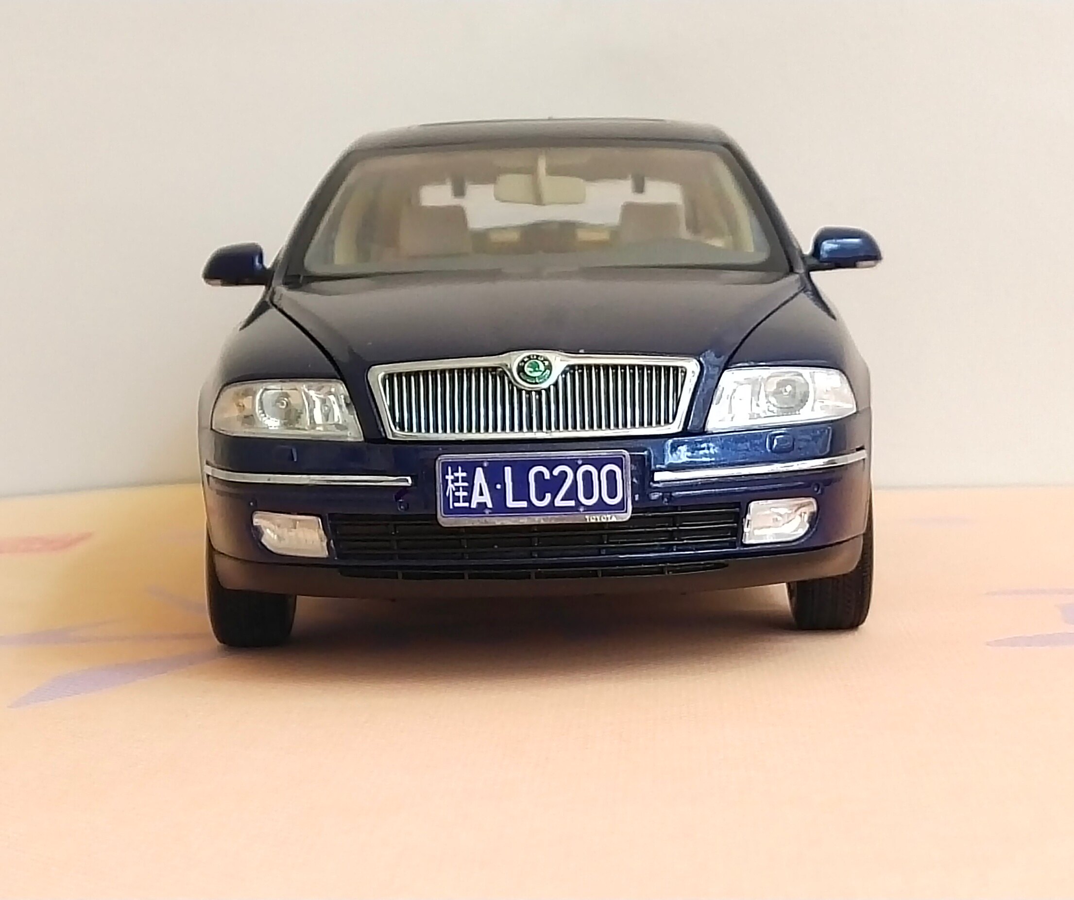 1:18 原厂 2008款 大众斯柯达明锐汽车模型 合金仿真汽车模型老款