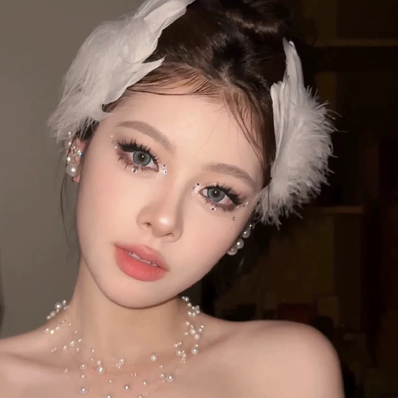 白色羽毛发夹万圣节发饰超仙cos天鹅装扮新娘拍照氛围感头饰发卡